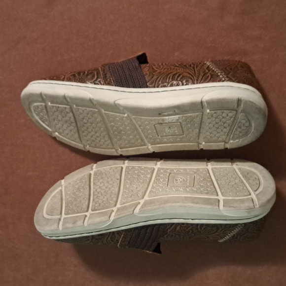 Ariat Embossed Leather Slip On Shoes Brown Size 6.5 - Picture 8 of 8